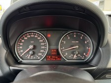 BMW 1er E81 E82 E87 E88 LCi Tacho mit �ltemperatur