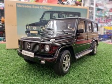 AUTOART BENZ G-MODEL W463 118 Model Car 76010 MB LWBSMARAGD Used