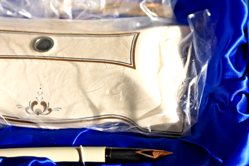 Sheaffer Special Limited Edition Desk Set #2588 of 5000-new in box-Royal Doulton - Picture 11 of 17