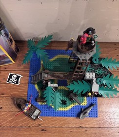 LEGO Pirates: Forbidden Island (6270)