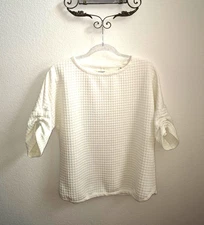 Max Studio ivory top, sz S, polyester, excellent condition, looae fit