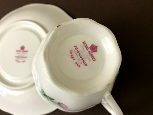 Royal Albert Friendship Sweet Pea Countess Shape Tea Cup Saucer Gold Trim - Picture 7 of 9