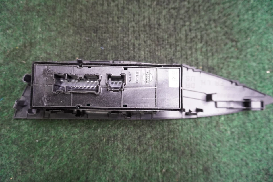 Interruptor de ventana lado del conductor Nissan Rogue 2019 OEM 254014BA5A Foto 3 de 4