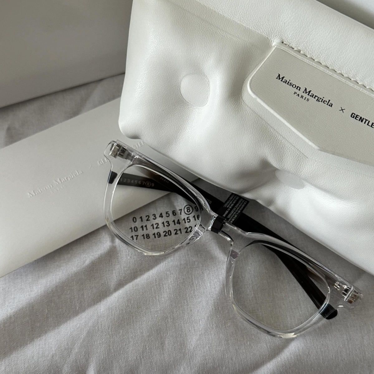 Gentle Monster x Maison Margiela MM010 Clear Black Gradient Gentle Monster x Maison Margiela MM010 Clear Black Gradient