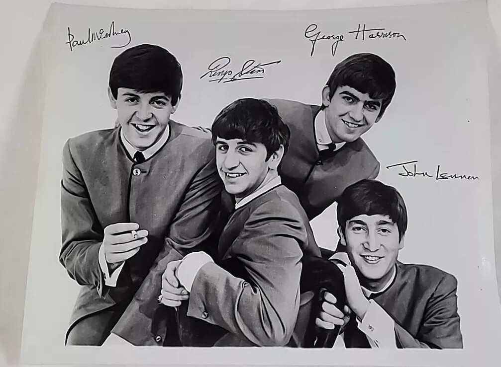 Original 1964 The Beatles Fan Club Image Photo with Facsimilie