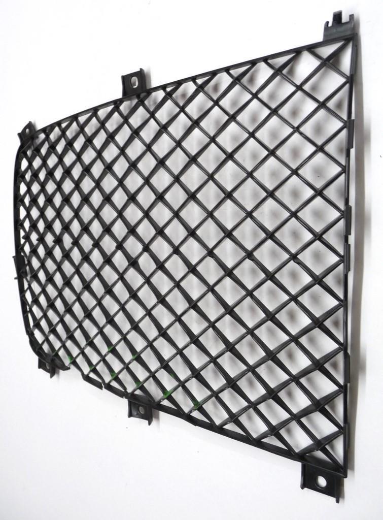 2020-2022 Bentley Flying Spur Front Bumper Right Grille 3SE853684A OEM A1