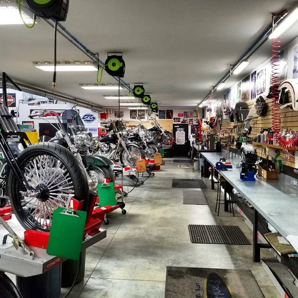 Guardabarros trasero Kuryakyn 15-21 Scout Sprint acento lateral negro - 5678 Foto 4 de 4