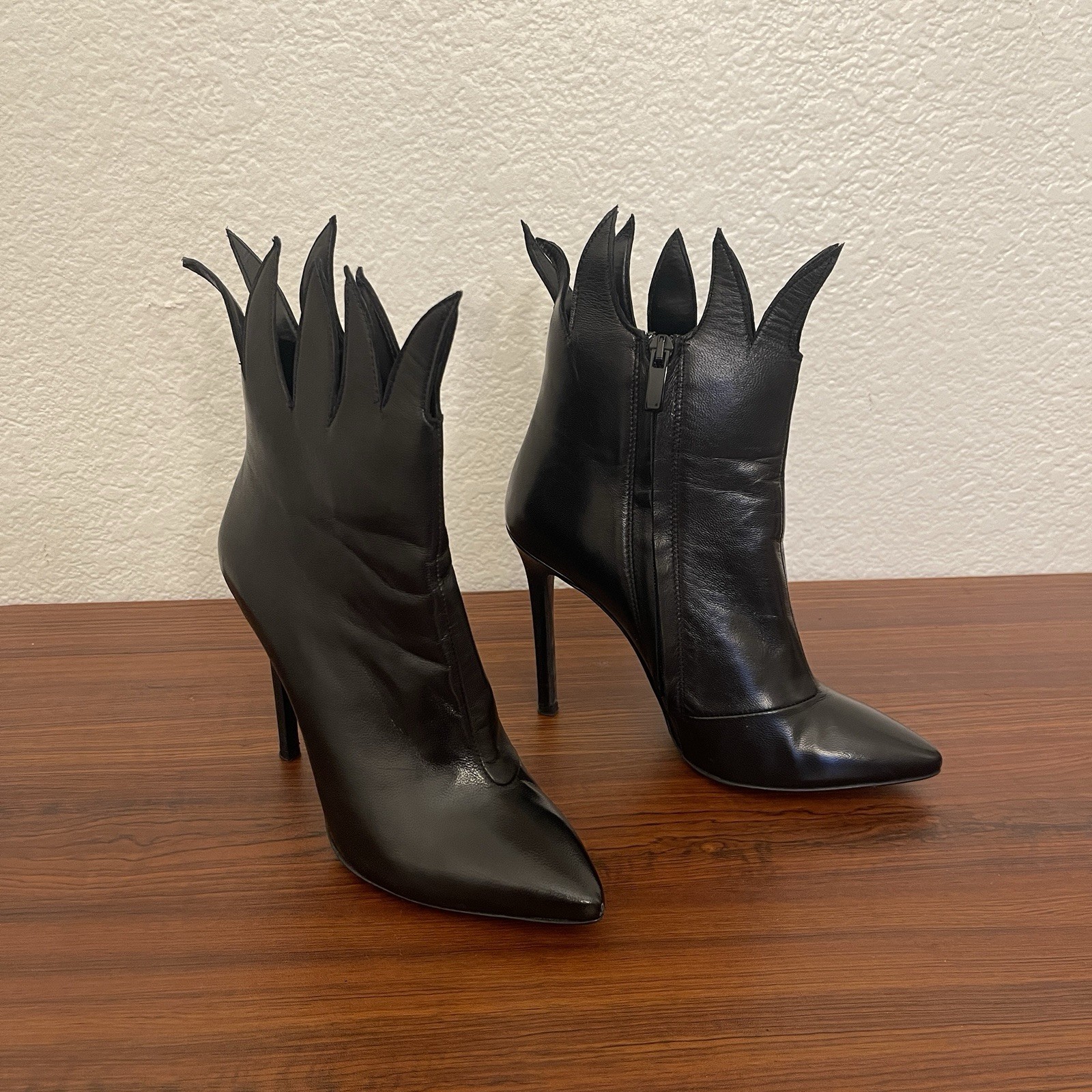 Divine Follie Italy Leather Pointed Toe Stiletto Ankle Boots EU 37 Black
