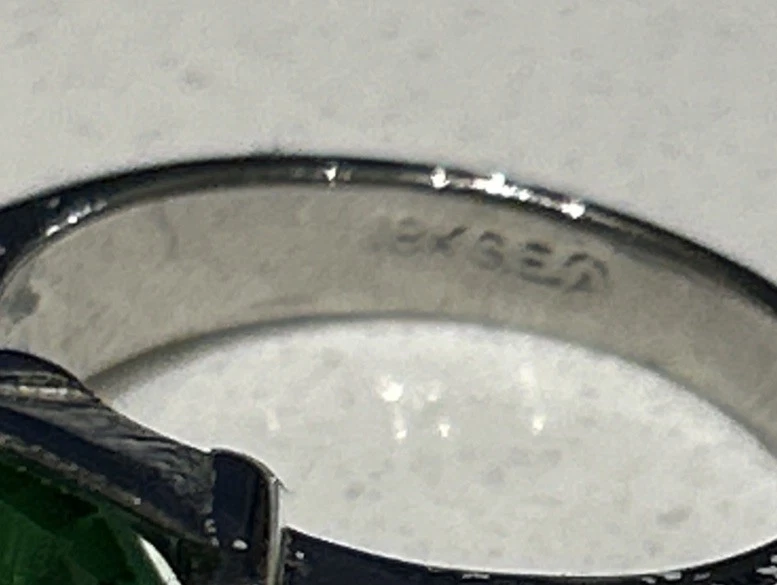 Anillo Piedra Verde GE (círculo A) Chapado en Oro 18K, Talla 9 Foto 2 de 4