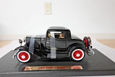 Yat Ming 92248 1932 Ford 3 Window Black Road Legends 1:18 Scale