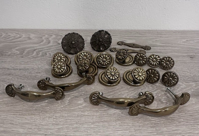 VTG Mixed Lot ~ Cabinet Knobs Drawer Pulls Hardware ~ Mixed Materials