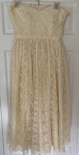 Vintage 80's Ivory Lace & Taffeta Strapless Wedding/Ball Gown Sz. Small