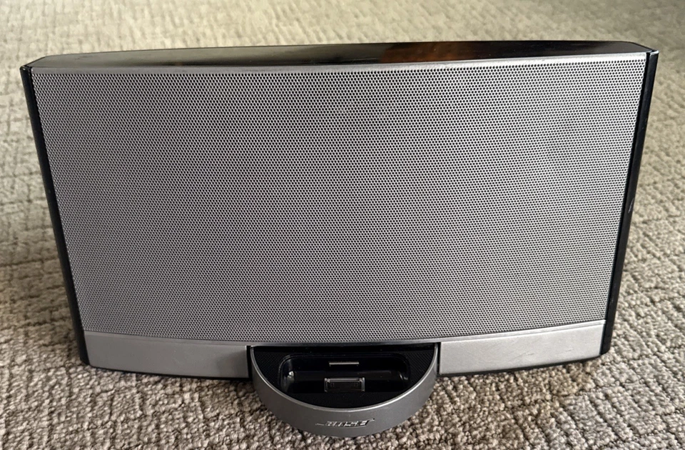 Bose SoundDock Portable Speaker Dock for iPod/iPhone W/ Oem Power Cord Works - Image 3 of 4