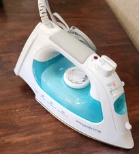 Rowenta Effective Anti Calc AirGlide DX1700 Iron Effective Steam Self Cleaning