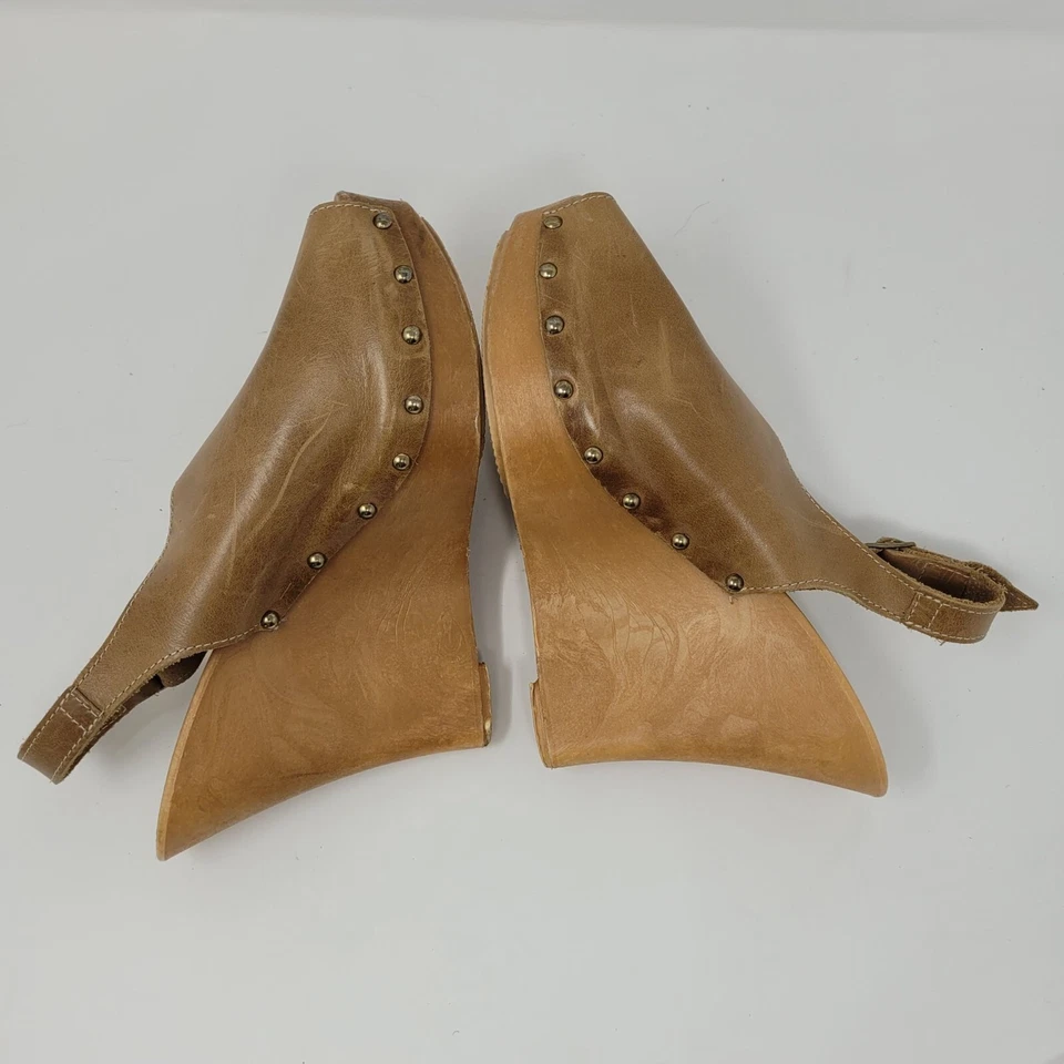 Sandálias femininas Charles David tamanho 7.5 8 plataforma cravejada de couro biqueira aberta - Imagem 4 de 4