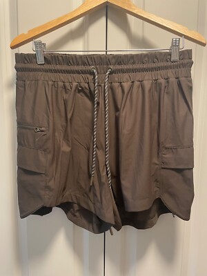 Mono B Active Cargo Short - Women's Activewear in Black Olive | Buckle