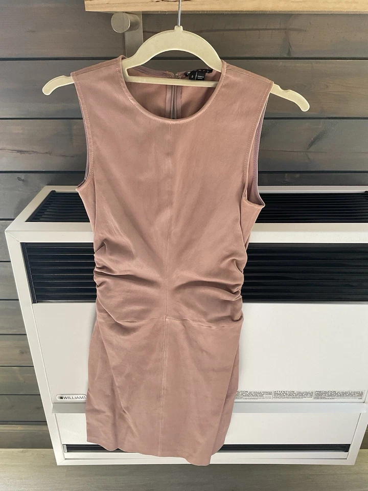 Vestido Theory Rosa Rusa Cuello Redondo Sin Mangas 2 Cuero Cordero Foto 2 de 4