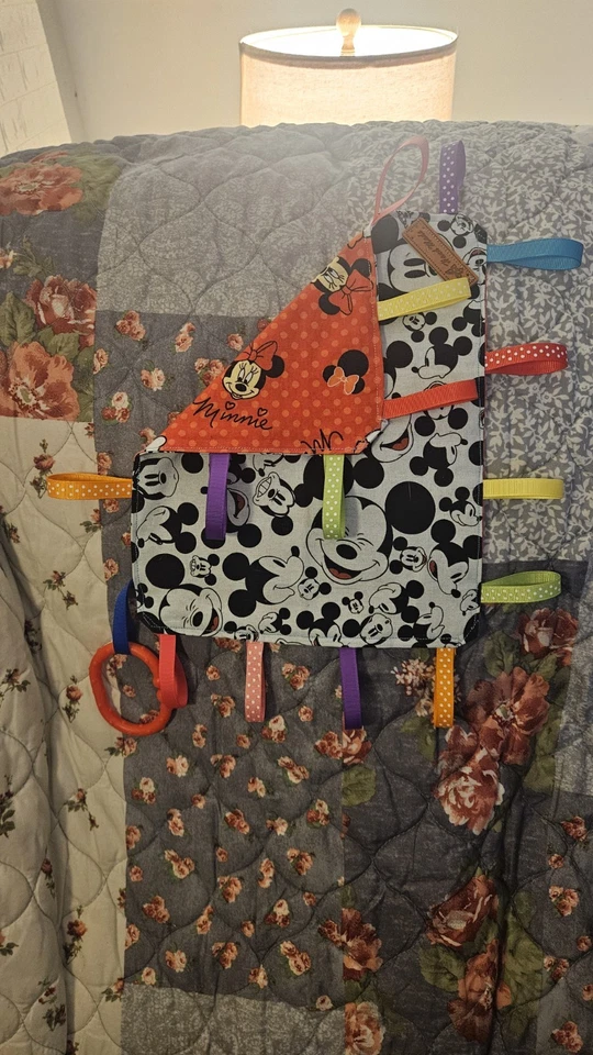 Blankie taggie Mickey e Minnie Mouse "8×10" - Imagem 2 de 2