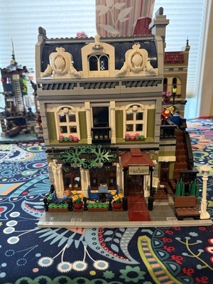LEGO Creator Expert: Parisian Restaurant (10243) Retired Complete Set W/ Manual