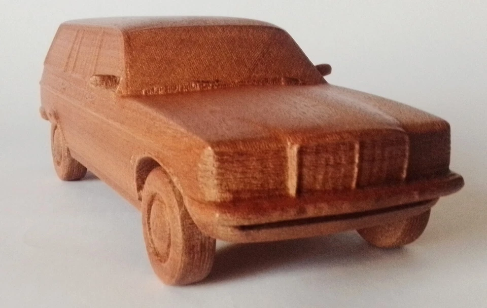 1:16 E-Class W123 Estate Modello replica in legno altre auto su richiesta - Immagine 2 di 4