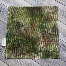 EDC HANK W/MICROFIBER BACK 8 - CAMOUFLAGE CAMO BEEHIVE BACKGROUND HANDKERCHIEF