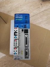 Yaskawa OMRON SERVO DRIVE R7D-AP04H New In Box R7DAP04H Expedited Shipping