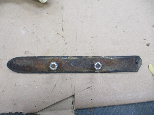 Avanti Rear Bumper Guard Rubber - Image 2 of 3