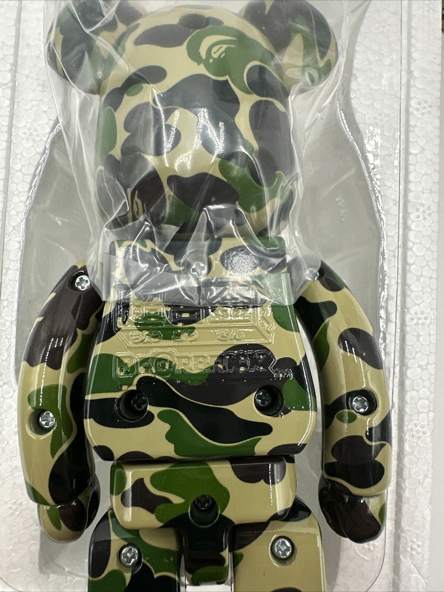 MEDICOM TOY - BAPE BE@RBRICK ABC CAMO  超合金 Green Camo BAPE X LBWK 】LIVAKEN KUN ABC CAMO BE@RBRICK 1000% | bape.com