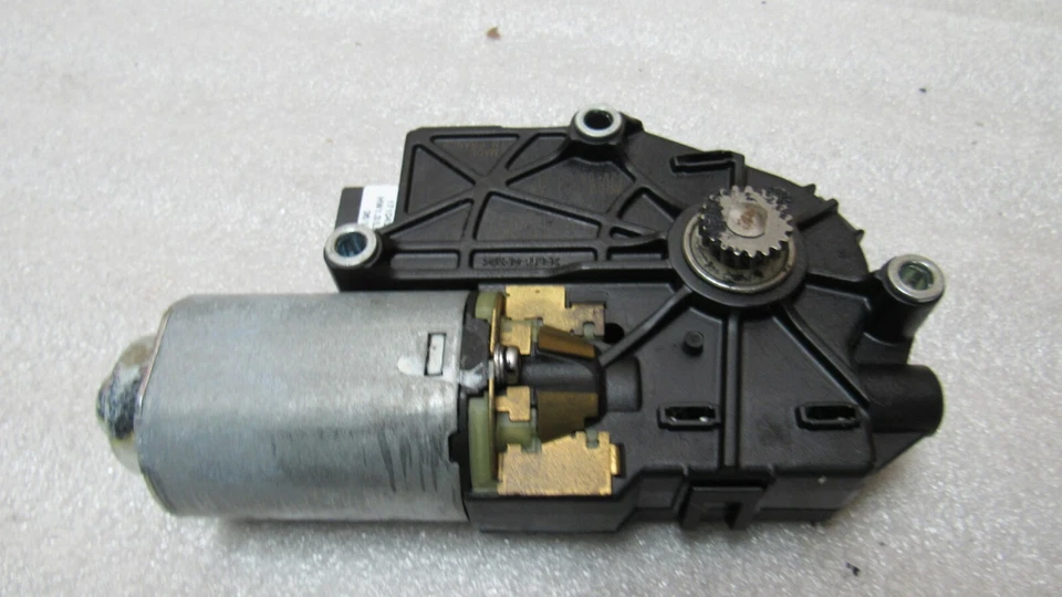 2009-2013 BMW E90 E92 M3 & 335i 330i 328i 325i SUNROOF MOTOR UNIT OEM A10272 B47 - Image 2 of 4