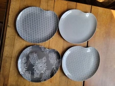 Set Of 4 Plates With Gray Scale Designs