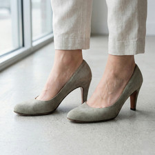 Bottega Veneta US 6 EU 36 Beige Suede Mid Heel Pumps Italy Authentic Vintage