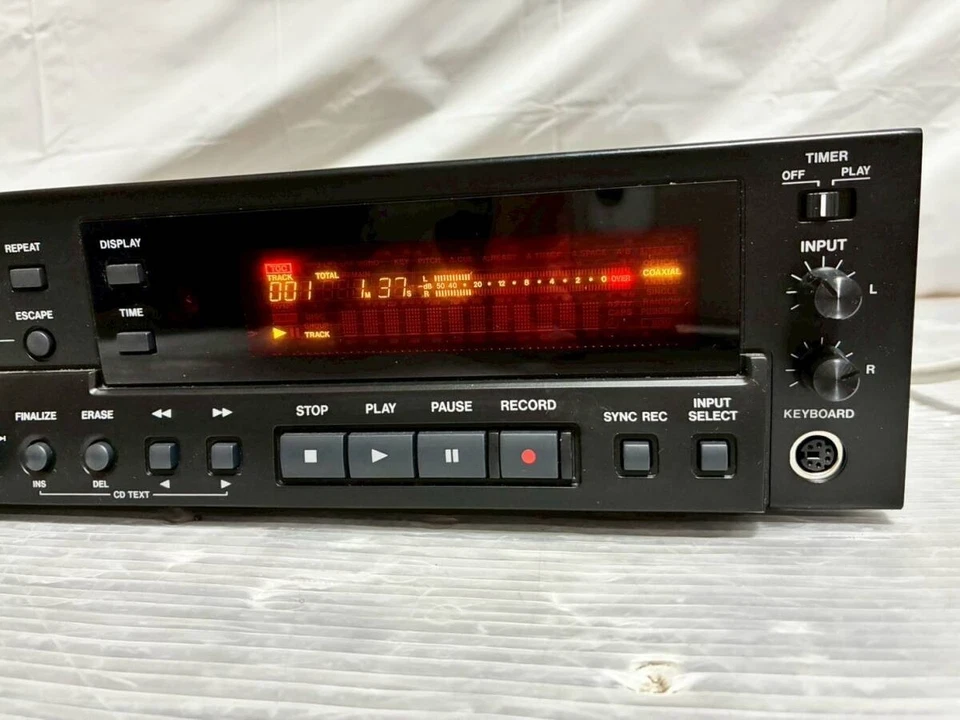 Tascam CD-RW900MKII Professional CD Recorder / Player Fully Working Confirmed - Image 3 of 4