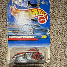 Hot Wheels Scorchin' Scooter First Editions 1999 Scooter Diecast Red/Silver