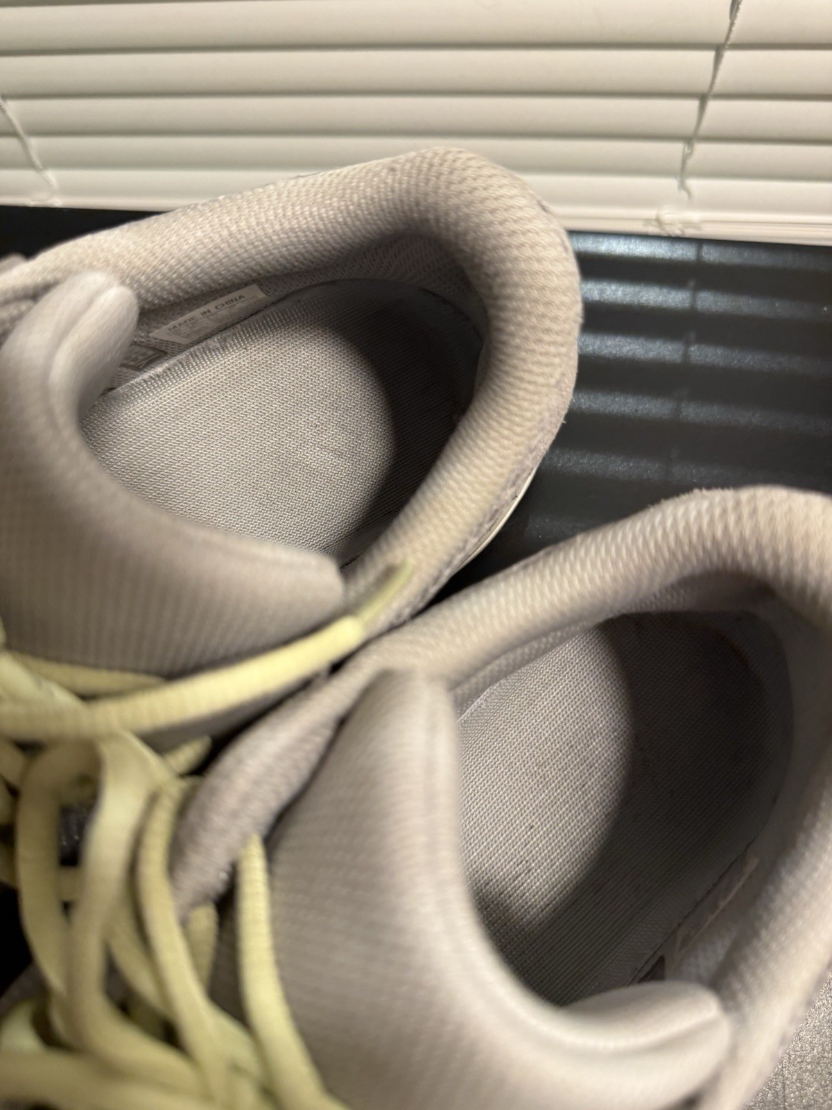 Adidas Yeezy Boost 700 Low Wave Runner Size 9 Good Condition thumbnail 14