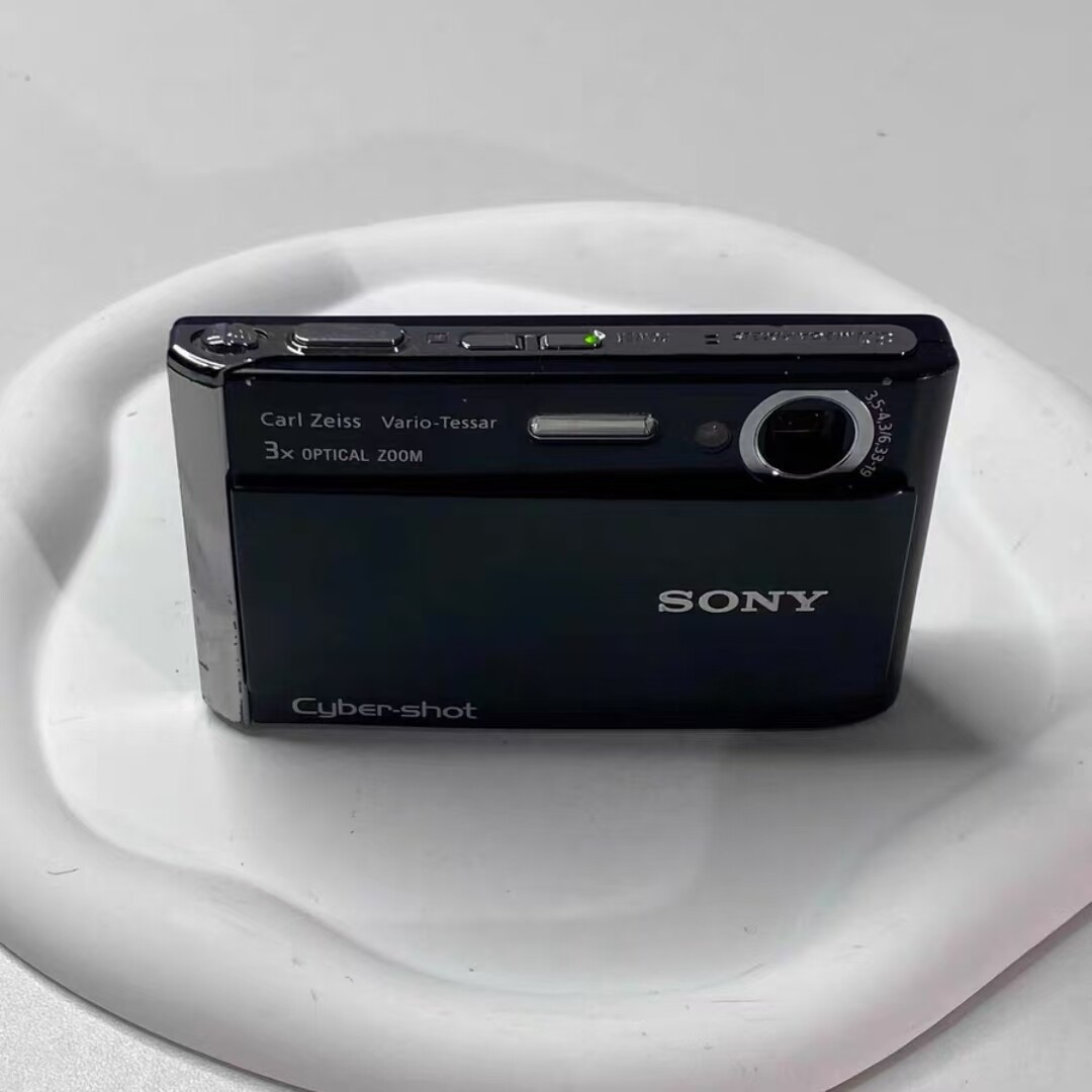 Sony Cyber Shot DSC-T70 8.1MP 3x Optical Zoom CCD Digital