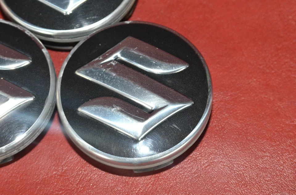 2004-2006 Suzuki Forenza Reno Center Caps 96452329 Set of THREE Hubcaps - Image 2 of 4