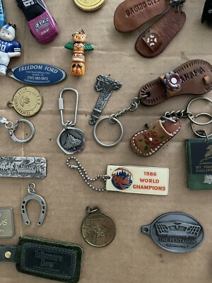50 + VINTAGE KEYCHAIN JEWELRY BOX COLLECTION 1964 FAIR 1986 NEW
