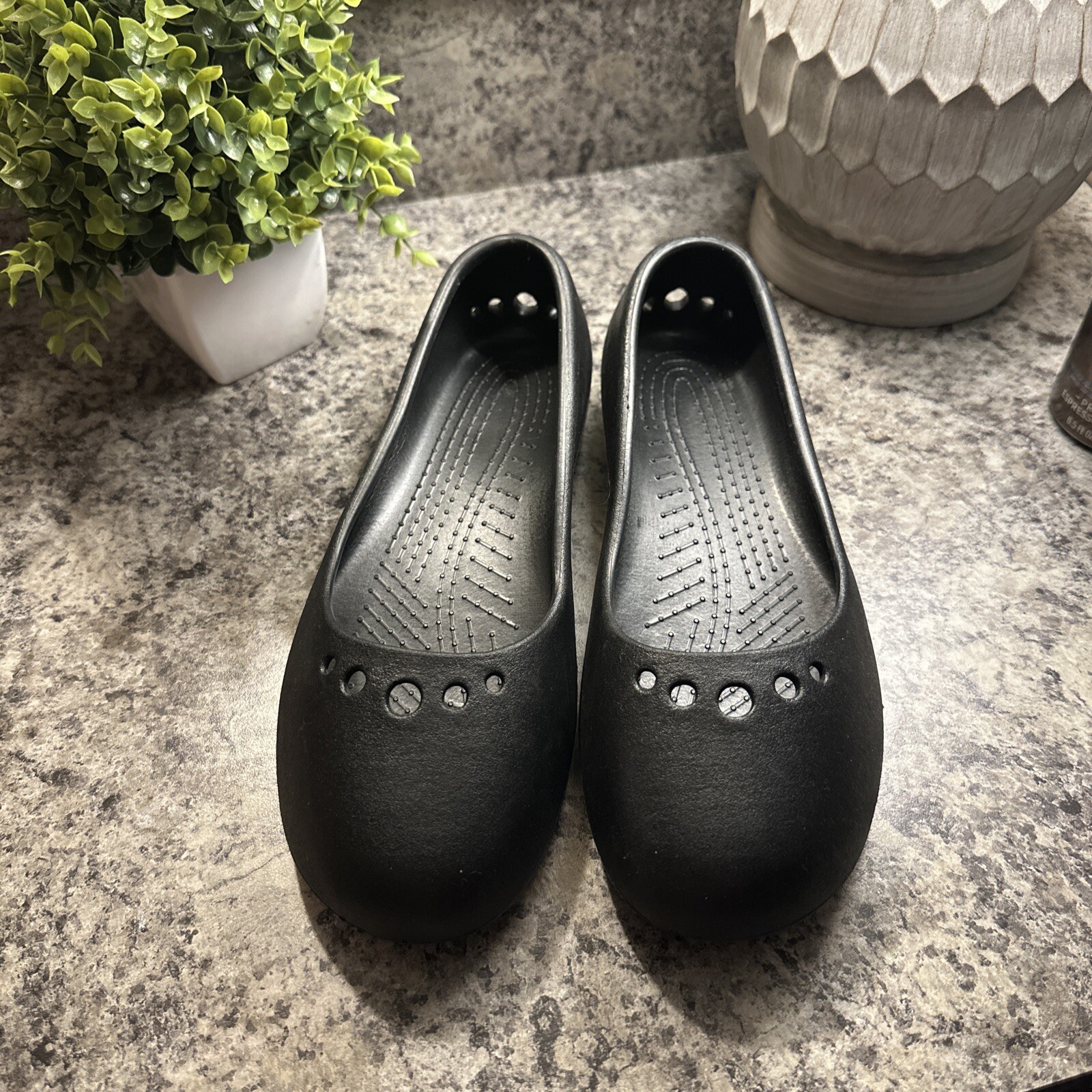 crocs flats size 7