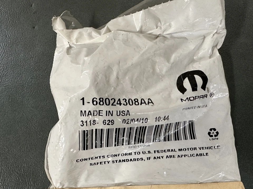 Enchufe de lámpara de señal de giro Mopar OEM NOS 68024308AAA 2006-2010 Chrysler PT Cruiser Foto 2 de 3