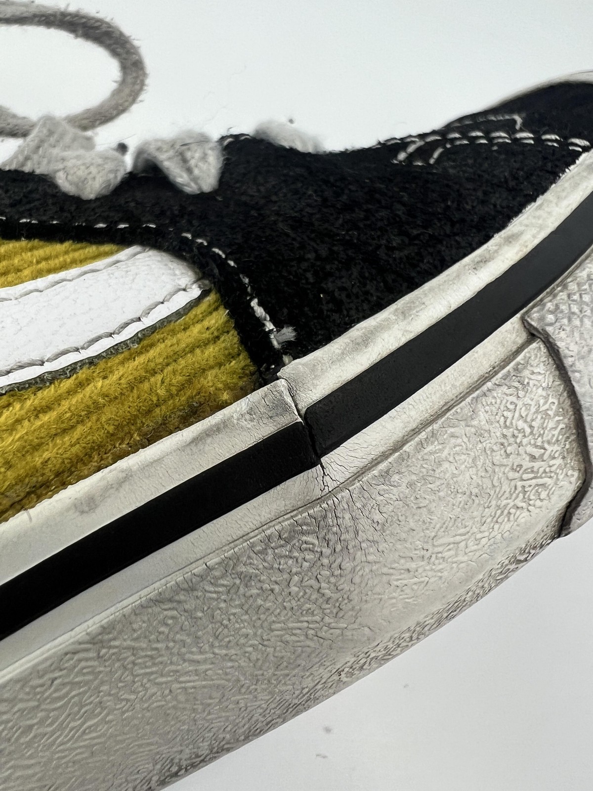 Vans X Supreme Sk8-Mid Pro Shoes Mens 8.5 Yellow Black Corduroy Skate Sneakers thumbnail 7