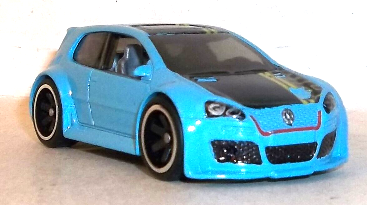 LOOSE 2013 HOT WHEELS 1:64 BLUE VOLKSWAGEN GOLF GTI WHEEL SWAP