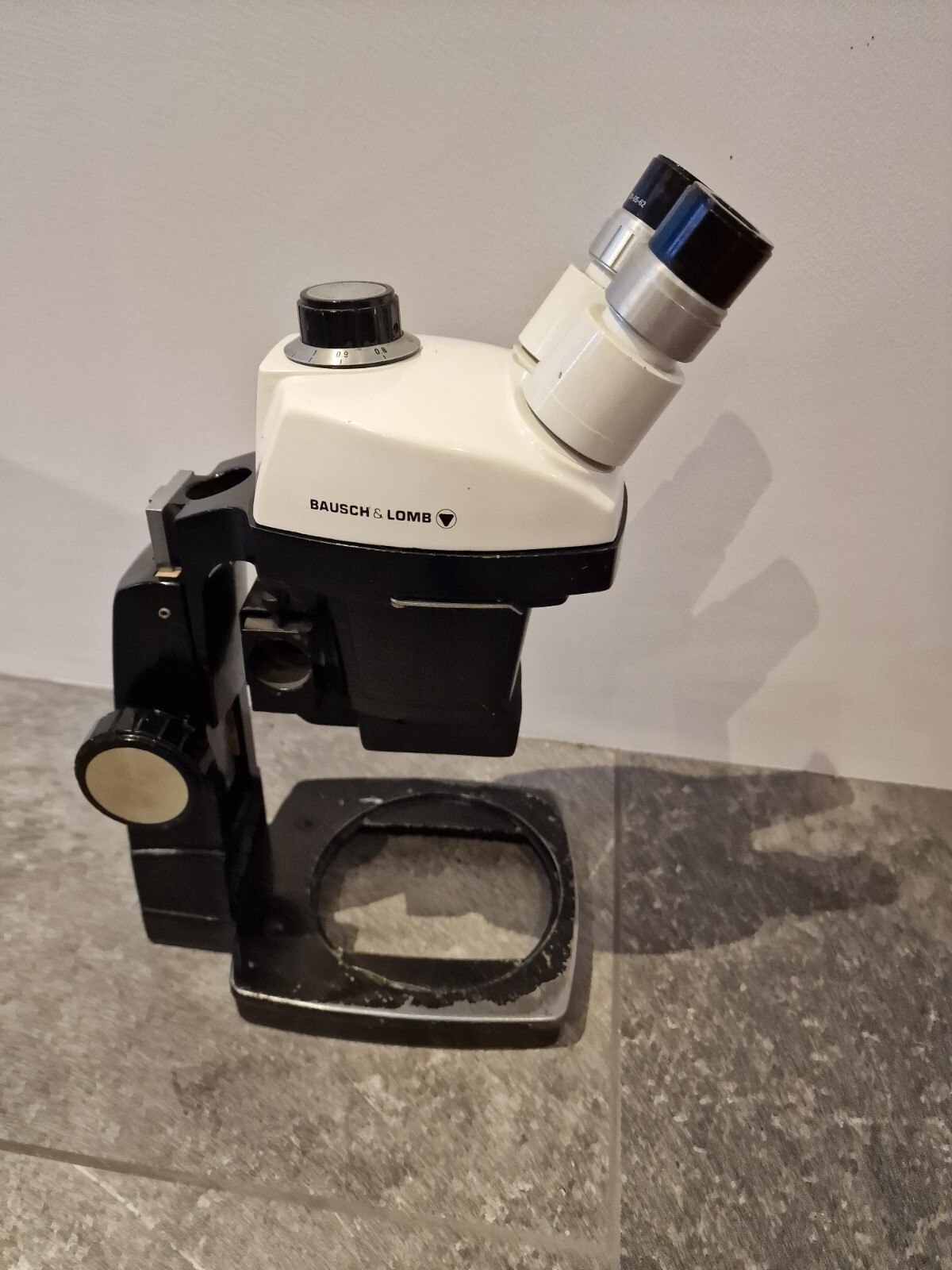 Bausch & Lomb /Leica Stereo Zoom 4 Microscope 0.7x3.0X and stand. Eye