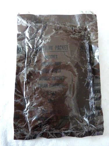 Estate Collectors. Militaria Original US Vietnam Food Pack Sealed