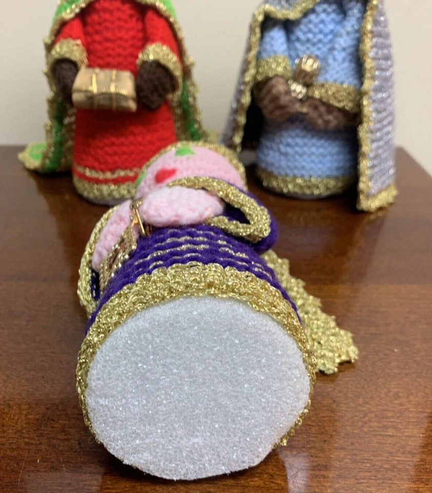 Crochet Hecho a Mano Conjunto de 3 Reyes Magos Figuras Epifanía Belén Hilo Festivo Foto 4 de 4