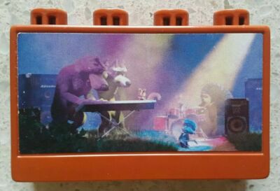UNIQUE PLUS - USED - MASHA AND BEAR - BRICK WITH STICKER