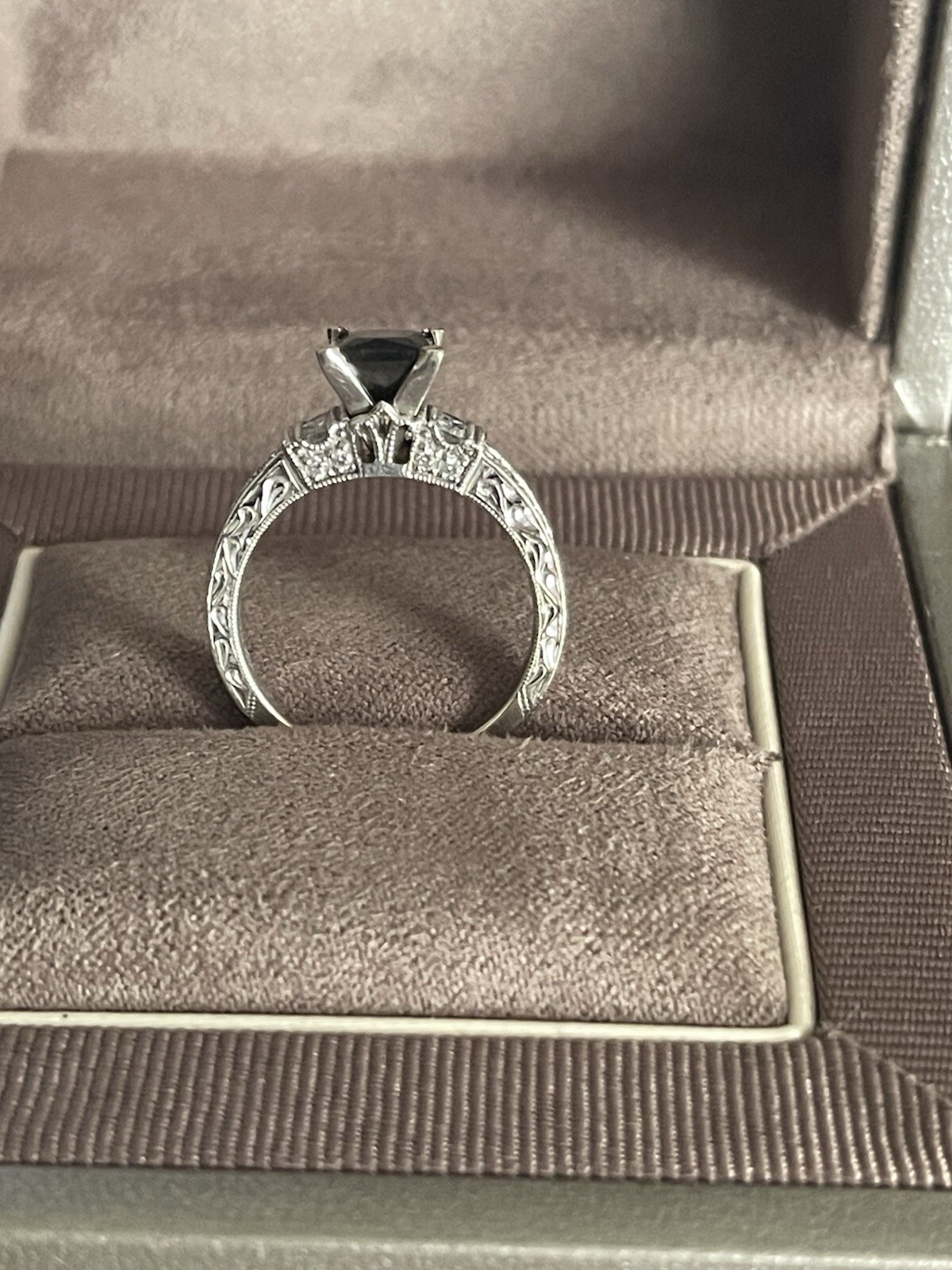 Stunning Diamond Ring - image 2