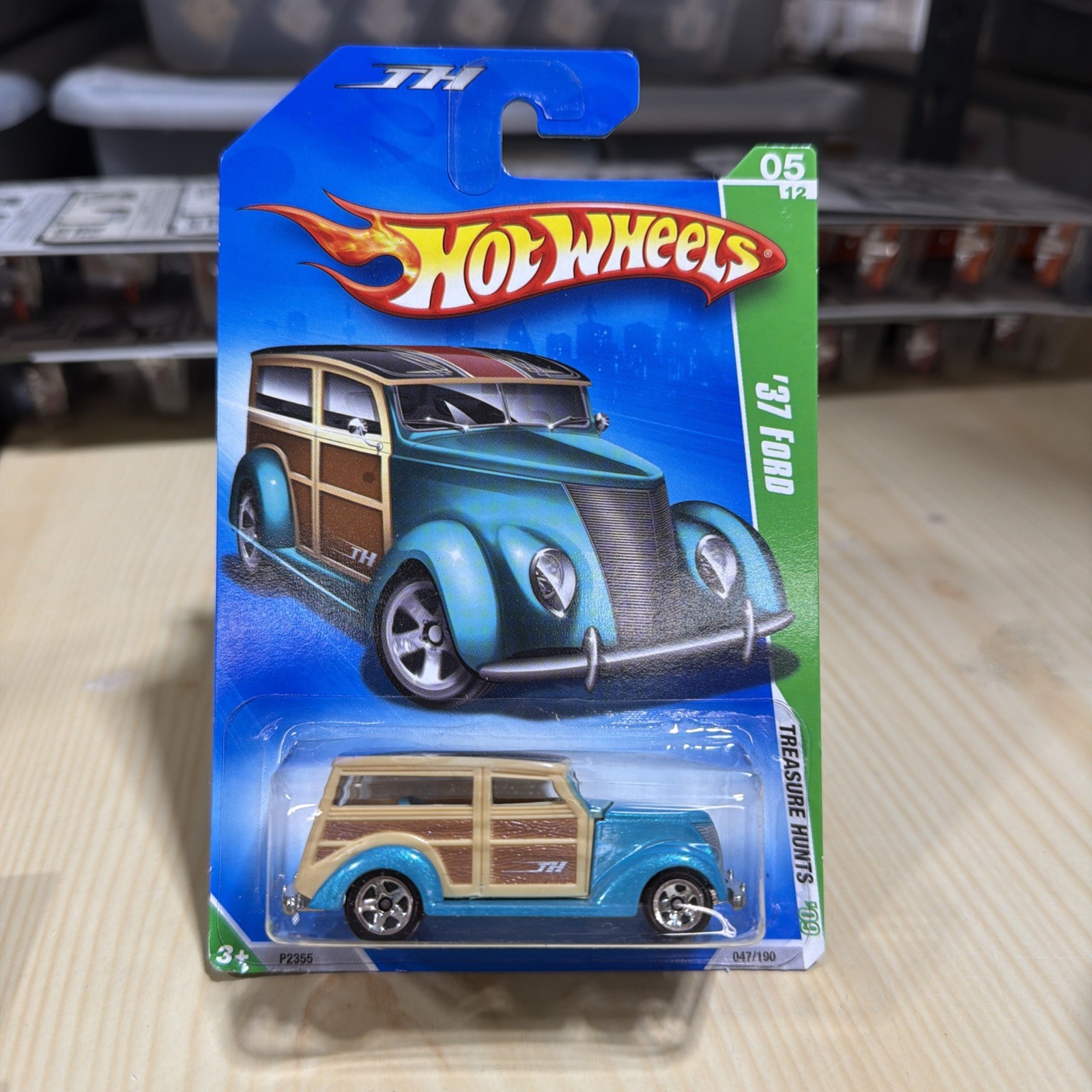 HOT WHEELS TREASURE HUNT 2009 37' FORD WOODIE