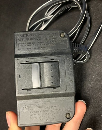 Nintendo 64 AC Power Supply Model NUS-002 (USA) - Picture 3 of 7