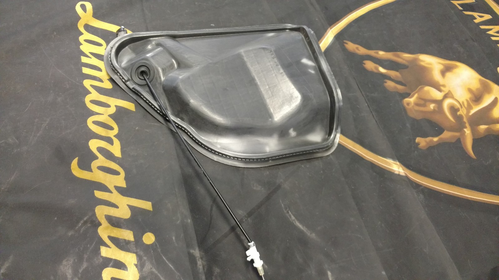 LAMBORGHINI HURACAN RH PASSENGER SIDE WATER DEFLECT GASKET OEM 4T0837918  