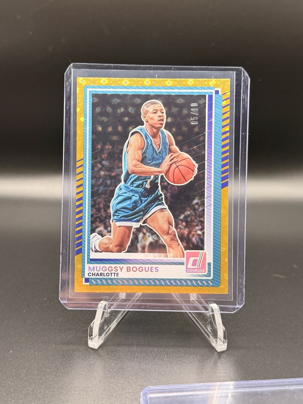2025-26 Panini Donruss #186 MUGGSY BOGUES [Gold] 05/10 💥